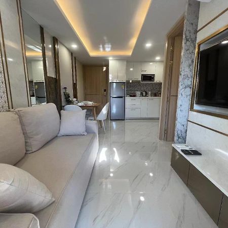 Romantic Beach Apartment芭堤雅水系高档酒店式公寓可做饭 Csomtien-part Kültér fotó