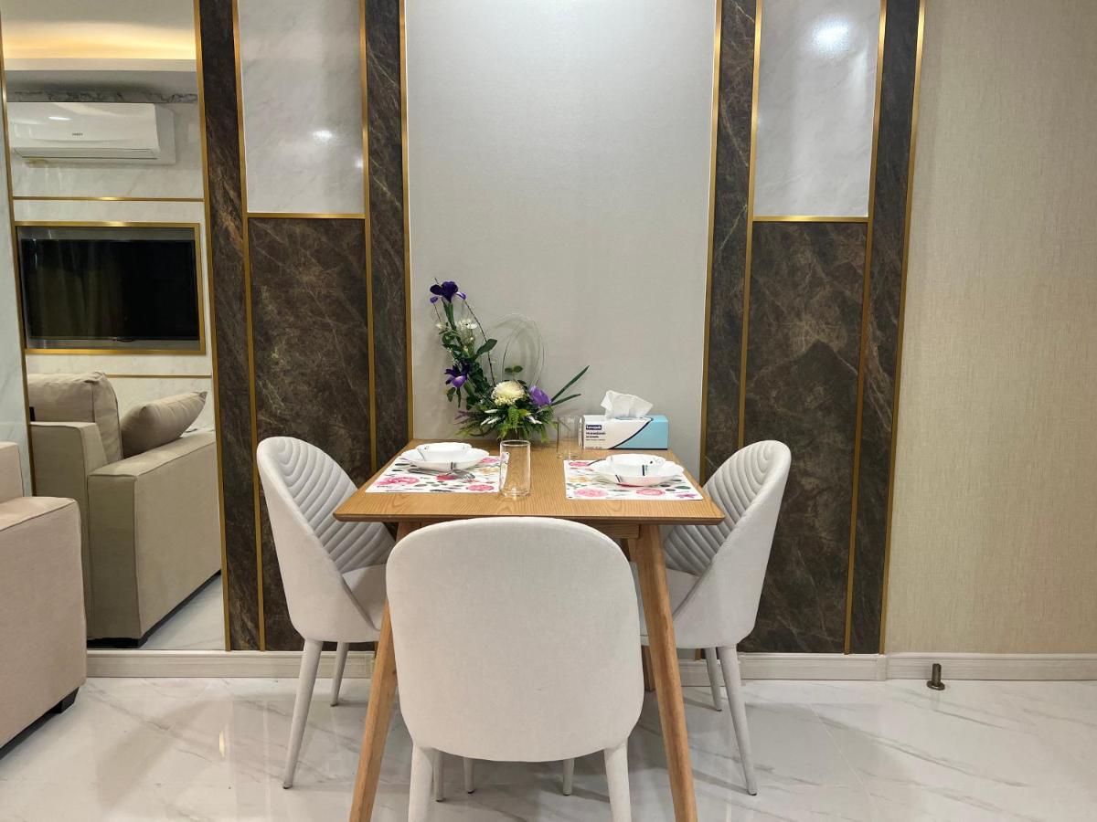 Romantic Beach Apartment芭堤雅水系高档酒店式公寓可做饭 Csomtien-part Kültér fotó