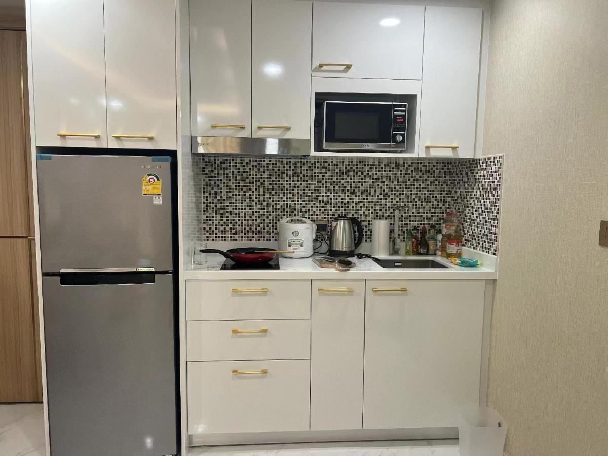 Romantic Beach Apartment芭堤雅水系高档酒店式公寓可做饭 Csomtien-part Kültér fotó